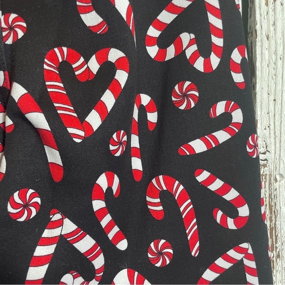 Candy Cane Fleece Lined Heart Leggings Size Large Christmas Black No Boundaries - Picture 7 of 10